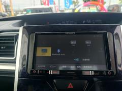 ご自身のスマホと連動させれば、運転中の通話やスマホに入れてある好きな音楽も聴けるのでので便利！ドライブも楽しくなりますね♪ 5