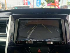 お車の駐車が苦手な方も安心のバックモニター付きです。左右の間隔の確認やバックのし過ぎも画面で見て確認できるので安心です。あると嬉しい装備ですね♪目視も忘れずに！ 6