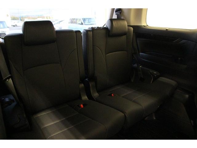 アルファード ２．５Ｓ　Ｃパッケージ　ＤＶＤ再生　ミュージックプレイヤー接続可　後席モニター　バックカメラ　衝突被害軽減システム　ＥＴＣ　両側電動スライド　ＬＥＤヘッドランプ　乗車定員７人　３列シート（25枚目）