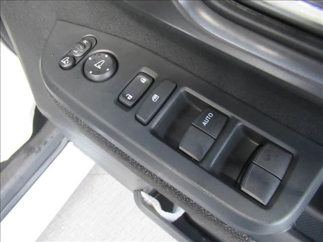 Ｎ－ＢＯＸカスタム ベースグレード　届出済未使用車　電動スライドドア　アダプティブクルーズコントロール　シートヒーター　踏み間違い防止装置　横滑り防止装置　電動パーキングブレーキ　ステアリングスイッチ　ＬＥＤヘッド　ロールサンシェイド（36枚目）