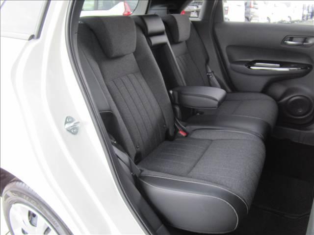フィット ｅ：ＨＥＶ　ＨＯＭＥ　禁煙車　４ＷＤ　ＳＤナビ　ホンダセンシング　バックカメラ　ドライブレコーダー　アダプティブクルーズコントロール　ステアリングスイッチ　ＬＥＤヘッドランプ　踏み間違い防止装置　Ｂｌｕｅｔｏｏｔｈ　ＥＴＣ（15枚目）