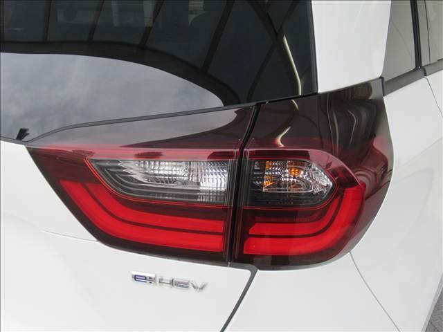 フィット ｅ：ＨＥＶ　ＨＯＭＥ　禁煙車　４ＷＤ　ＳＤナビ　ホンダセンシング　バックカメラ　ドライブレコーダー　アダプティブクルーズコントロール　ステアリングスイッチ　ＬＥＤヘッドランプ　踏み間違い防止装置　Ｂｌｕｅｔｏｏｔｈ　ＥＴＣ（29枚目）