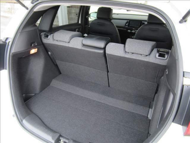 フィット ｅ：ＨＥＶ　ＨＯＭＥ　禁煙車　４ＷＤ　ＳＤナビ　ホンダセンシング　バックカメラ　ドライブレコーダー　アダプティブクルーズコントロール　ステアリングスイッチ　ＬＥＤヘッドランプ　踏み間違い防止装置　Ｂｌｕｅｔｏｏｔｈ　ＥＴＣ（31枚目）