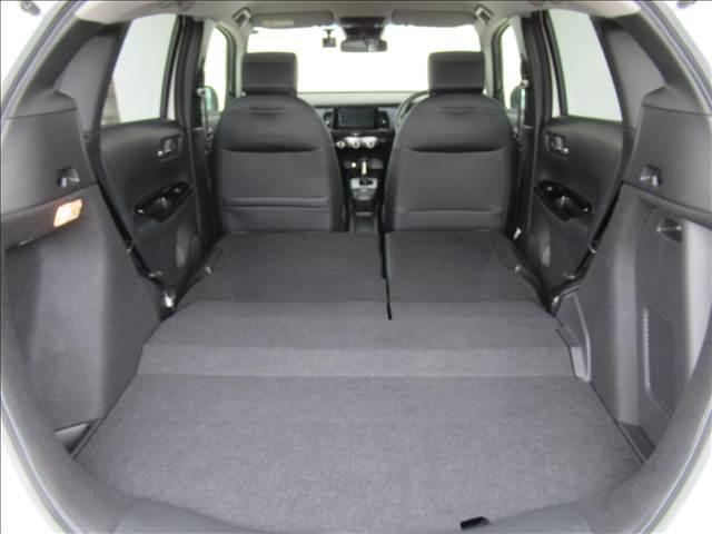 フィット ｅ：ＨＥＶ　ＨＯＭＥ　禁煙車　４ＷＤ　ＳＤナビ　ホンダセンシング　バックカメラ　ドライブレコーダー　アダプティブクルーズコントロール　ステアリングスイッチ　ＬＥＤヘッドランプ　踏み間違い防止装置　Ｂｌｕｅｔｏｏｔｈ　ＥＴＣ（33枚目）