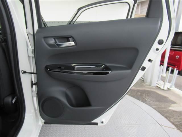フィット ｅ：ＨＥＶ　ＨＯＭＥ　禁煙車　４ＷＤ　ＳＤナビ　ホンダセンシング　バックカメラ　ドライブレコーダー　アダプティブクルーズコントロール　ステアリングスイッチ　ＬＥＤヘッドランプ　踏み間違い防止装置　Ｂｌｕｅｔｏｏｔｈ　ＥＴＣ（38枚目）