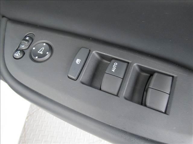 フィット ｅ：ＨＥＶ　ＨＯＭＥ　禁煙車　４ＷＤ　ＳＤナビ　ホンダセンシング　バックカメラ　ドライブレコーダー　アダプティブクルーズコントロール　ステアリングスイッチ　ＬＥＤヘッドランプ　踏み間違い防止装置　Ｂｌｕｅｔｏｏｔｈ　ＥＴＣ（40枚目）