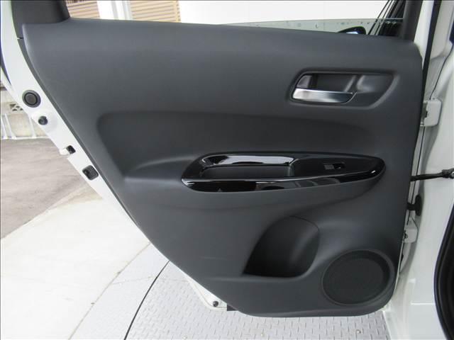 フィット ｅ：ＨＥＶ　ＨＯＭＥ　禁煙車　４ＷＤ　ＳＤナビ　ホンダセンシング　バックカメラ　ドライブレコーダー　アダプティブクルーズコントロール　ステアリングスイッチ　ＬＥＤヘッドランプ　踏み間違い防止装置　Ｂｌｕｅｔｏｏｔｈ　ＥＴＣ（44枚目）