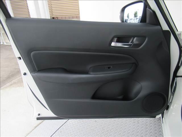 フィット ｅ：ＨＥＶ　ＨＯＭＥ　禁煙車　４ＷＤ　ＳＤナビ　ホンダセンシング　バックカメラ　ドライブレコーダー　アダプティブクルーズコントロール　ステアリングスイッチ　ＬＥＤヘッドランプ　踏み間違い防止装置　Ｂｌｕｅｔｏｏｔｈ　ＥＴＣ（46枚目）