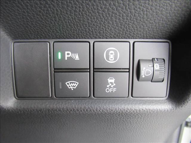 フィット ｅ：ＨＥＶ　ＨＯＭＥ　禁煙車　４ＷＤ　ＳＤナビ　ホンダセンシング　バックカメラ　ドライブレコーダー　アダプティブクルーズコントロール　ステアリングスイッチ　ＬＥＤヘッドランプ　踏み間違い防止装置　Ｂｌｕｅｔｏｏｔｈ　ＥＴＣ（62枚目）