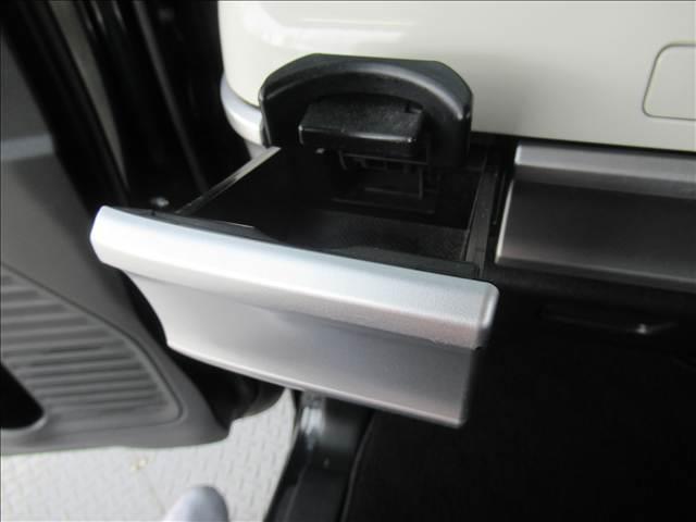 スペーシア ハイブリッドX 禁煙車 スズキセーフティサポート コーナーセンサー 両側電動スライドドア シートヒーター 車線逸脱警報 横滑り防止装置 アイドリングストップ オートエアコン ロールサンシェード(52枚目)