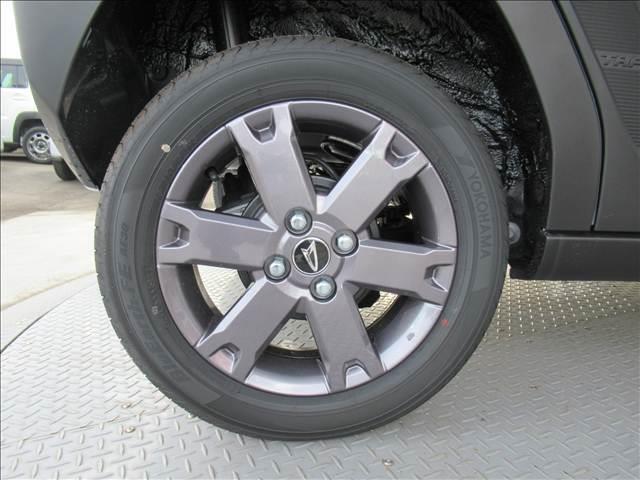 タフト G“ダーククロム ベンチャー” 届出済未使用車 スマートアシスト スカイルーフ コーナーセンサー シートヒーター アダプティブクルーズコントロール アイドリングストップ 踏み間違い防止装置 ルーフレール ステアリングスイッチ(32枚目)