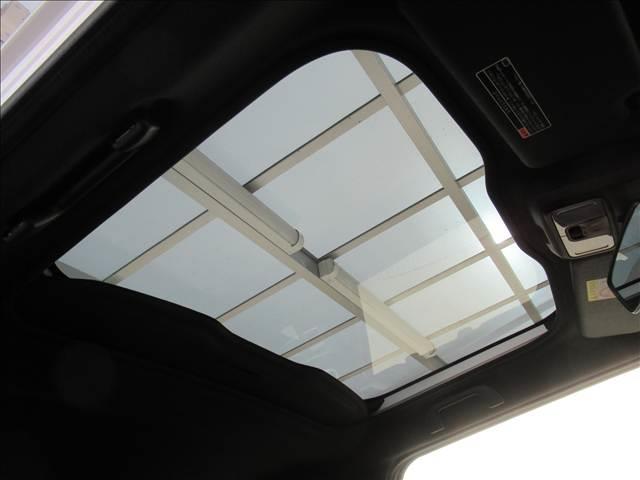 タフト X 届出済未使用車 スマートアシスト コーナーセンサー アイドリングストップ ステアリングスイッチ スカイルーフ 踏み間違い防止装置 LEDヘッドランプ 横滑り防止装置 オートエアコン(9枚目)