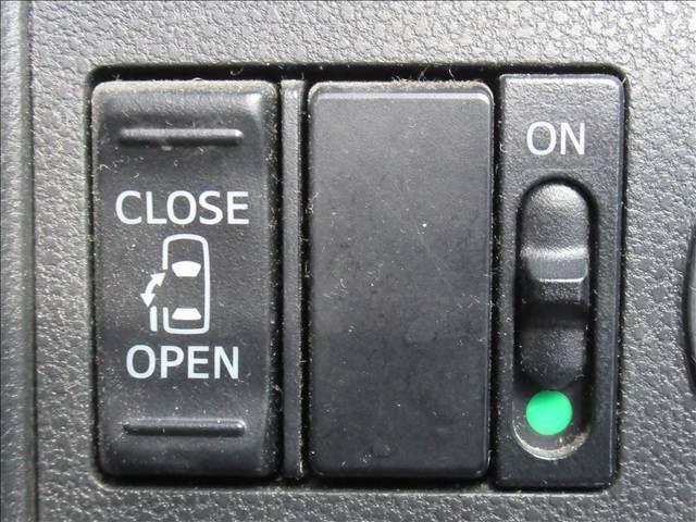 タント カスタムX 禁煙車 SDナビ 電動スライドドア シートヒーター 横滑り防止装置 アイドリングストップ プッシュスタート ロールサンシェード フロントフォグ オートエアコン LEDヘッドランプ Bluetooth(9枚目)