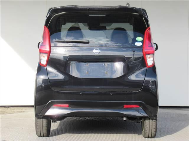 デイズ Ｘ　禁煙車　純正９インチナビ　全方位モニター　エマージェンシーブレーキ　ドライブレコーダー　踏み間違い防止装置　ステアリングスイッチ　Ｂｌｕｅｔｏｏｔｈ再生　フルセグＴＶ再生　アイドリングストップ（18枚目）