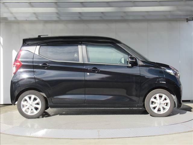 デイズ Ｘ　禁煙車　純正９インチナビ　全方位モニター　エマージェンシーブレーキ　ドライブレコーダー　踏み間違い防止装置　ステアリングスイッチ　Ｂｌｕｅｔｏｏｔｈ再生　フルセグＴＶ再生　アイドリングストップ（23枚目）