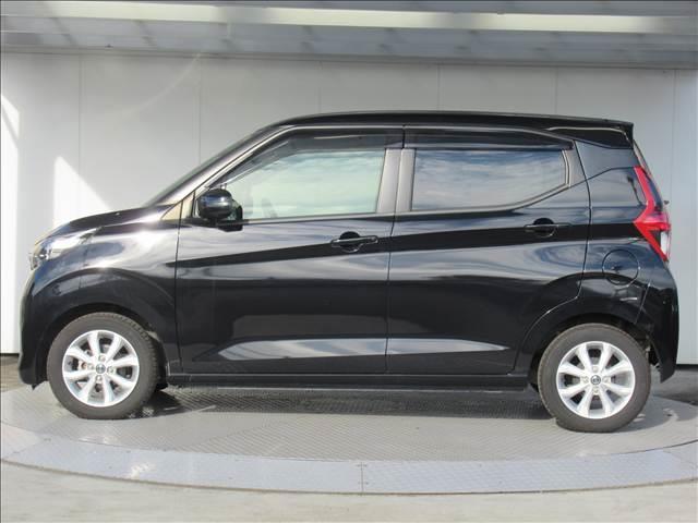 デイズ Ｘ　禁煙車　純正９インチナビ　全方位モニター　エマージェンシーブレーキ　ドライブレコーダー　踏み間違い防止装置　ステアリングスイッチ　Ｂｌｕｅｔｏｏｔｈ再生　フルセグＴＶ再生　アイドリングストップ（26枚目）