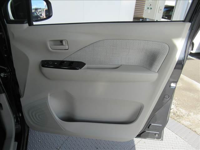 デイズ Ｘ　禁煙車　純正９インチナビ　全方位モニター　エマージェンシーブレーキ　ドライブレコーダー　踏み間違い防止装置　ステアリングスイッチ　Ｂｌｕｅｔｏｏｔｈ再生　フルセグＴＶ再生　アイドリングストップ（39枚目）