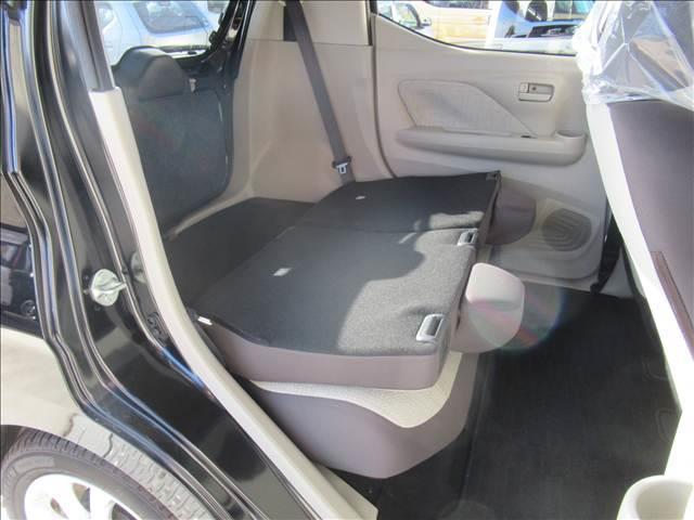 デイズ Ｘ　禁煙車　純正９インチナビ　全方位モニター　エマージェンシーブレーキ　ドライブレコーダー　踏み間違い防止装置　ステアリングスイッチ　Ｂｌｕｅｔｏｏｔｈ再生　フルセグＴＶ再生　アイドリングストップ（42枚目）