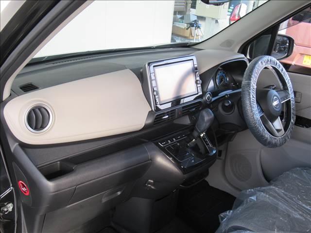 デイズ Ｘ　禁煙車　純正９インチナビ　全方位モニター　エマージェンシーブレーキ　ドライブレコーダー　踏み間違い防止装置　ステアリングスイッチ　Ｂｌｕｅｔｏｏｔｈ再生　フルセグＴＶ再生　アイドリングストップ（49枚目）