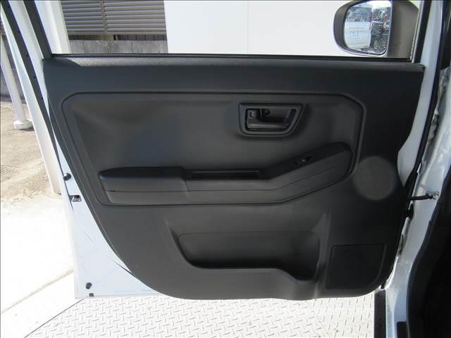 タフト Ｘ　禁煙車　４ＷＤ　スマートアシスト　コーナーセンサー　アイドリングストップ　ステアリングスイッチ　スカイルーフ　踏み間違い防止装置　ＬＥＤヘッドランプ　横滑り防止装置　オートエアコン　車線逸脱警報（47枚目）