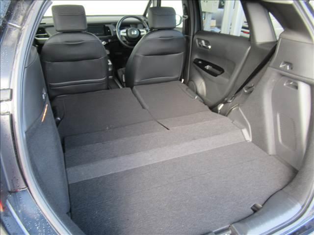 フィット e:HEV HOME 禁煙車 衝突軽減ブレーキ 歩行者事故低減ステアリング 誤発進抑制機能 近距離衝突軽減ブレーキ 渋滞追従機能付アダプティブクルーズコントロール 車線維持支援システム パーキングセンサーシステム(37枚目)