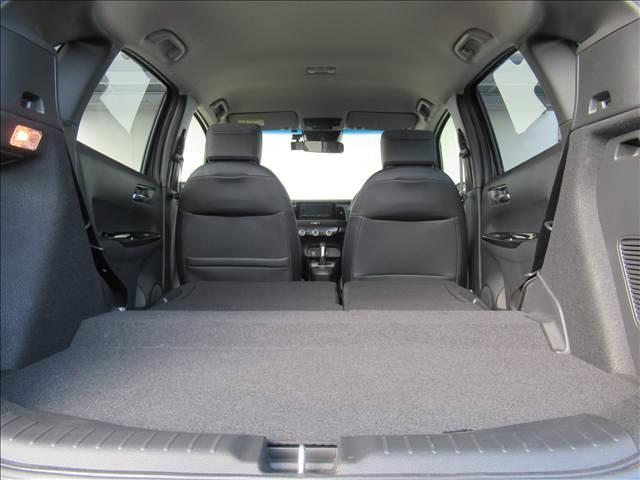 フィット e:HEV HOME 禁煙車 衝突軽減ブレーキ 歩行者事故低減ステアリング 誤発進抑制機能 近距離衝突軽減ブレーキ 渋滞追従機能付アダプティブクルーズコントロール 車線維持支援システム パーキングセンサーシステム(38枚目)