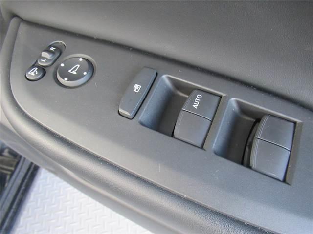 フィット e:HEV HOME 禁煙車 衝突軽減ブレーキ 歩行者事故低減ステアリング 誤発進抑制機能 近距離衝突軽減ブレーキ 渋滞追従機能付アダプティブクルーズコントロール 車線維持支援システム パーキングセンサーシステム(42枚目)