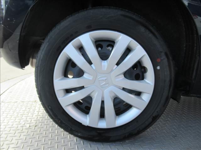 フィット e:HEV HOME 禁煙車 衝突軽減ブレーキ 歩行者事故低減ステアリング 誤発進抑制機能 近距離衝突軽減ブレーキ 渋滞追従機能付アダプティブクルーズコントロール 車線維持支援システム パーキングセンサーシステム(45枚目)