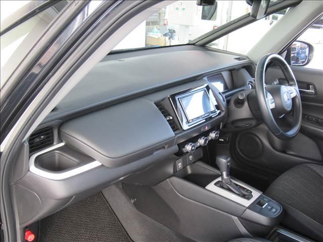 フィット e:HEV HOME 禁煙車 衝突軽減ブレーキ 歩行者事故低減ステアリング 誤発進抑制機能 近距離衝突軽減ブレーキ 渋滞追従機能付アダプティブクルーズコントロール 車線維持支援システム パーキングセンサーシステム(50枚目)