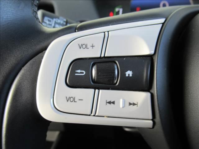 フィット e:HEV HOME 禁煙車 衝突軽減ブレーキ 歩行者事故低減ステアリング 誤発進抑制機能 近距離衝突軽減ブレーキ 渋滞追従機能付アダプティブクルーズコントロール 車線維持支援システム パーキングセンサーシステム(63枚目)