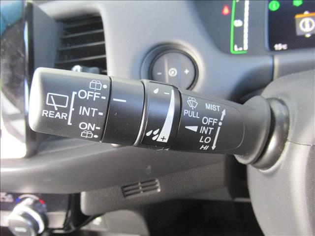 フィット e:HEV HOME 禁煙車 衝突軽減ブレーキ 歩行者事故低減ステアリング 誤発進抑制機能 近距離衝突軽減ブレーキ 渋滞追従機能付アダプティブクルーズコントロール 車線維持支援システム パーキングセンサーシステム(65枚目)