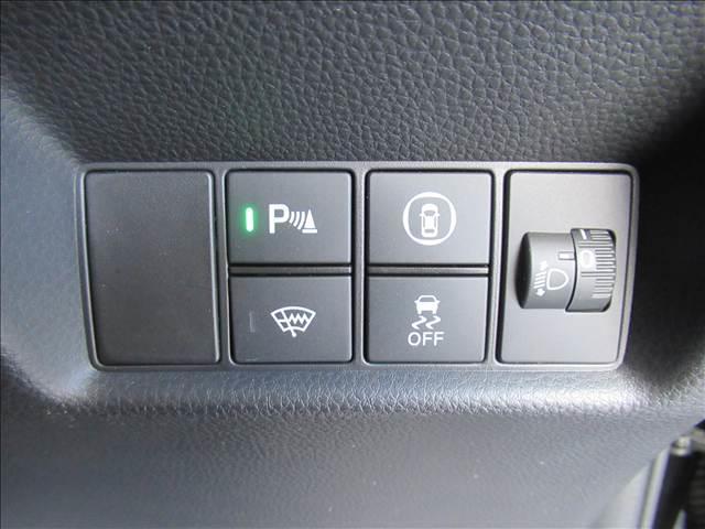 フィット e:HEV HOME 禁煙車 衝突軽減ブレーキ 歩行者事故低減ステアリング 誤発進抑制機能 近距離衝突軽減ブレーキ 渋滞追従機能付アダプティブクルーズコントロール 車線維持支援システム パーキングセンサーシステム(69枚目)