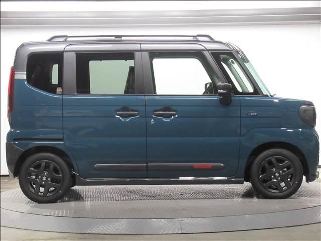 スペーシアギア ハイブリッドＸＺ　届出済未使用車　純正９インチナビ　全方位モニター　両側電動スライドドア　シートヒーター　ステアリングヒーター　アダプティブクルーズコントロール　Ｂｌｕｅｔｏｏｔｈ　フルセグ　ステアリングスイッチ（25枚目）