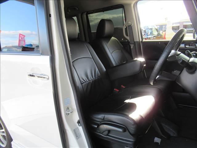 Ｎ－ＢＯＸカスタム Ｃｕｓｔｏｍ　ＳＳパッケージ　禁煙車　純正ナビ　両側電動スライドドア　バックモニター　シートヒーター　シートクーラー　横滑り防止装置　オートエアコン　ビルドインＥＴＣ　電格ミラー　フォグ（14枚目）