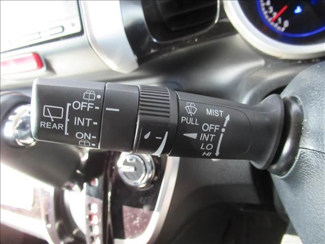 Ｎ－ＢＯＸカスタム Ｃｕｓｔｏｍ　ＳＳパッケージ　禁煙車　純正ナビ　両側電動スライドドア　バックモニター　シートヒーター　シートクーラー　横滑り防止装置　オートエアコン　ビルドインＥＴＣ　電格ミラー　フォグ（56枚目）