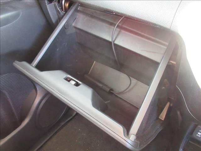 Ｎ－ＢＯＸカスタム Ｃｕｓｔｏｍ　ＳＳパッケージ　禁煙車　純正ナビ　両側電動スライドドア　バックモニター　シートヒーター　シートクーラー　横滑り防止装置　オートエアコン　ビルドインＥＴＣ　電格ミラー　フォグ（60枚目）