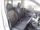 運転席シートは使用感が少なく、良好な状態になっております。前オーナーが綺麗に使っていたのがわかりますね。