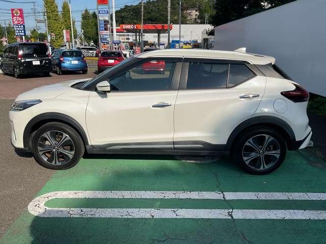 �V�ԃV���[���[���E�T�[�r�X�H�ꕹ�݂̂��X�ł��̂ŁA���w����̕ۏ؂�A�t�^�[�T�[�r�X�̖ʂ����C���������܂���