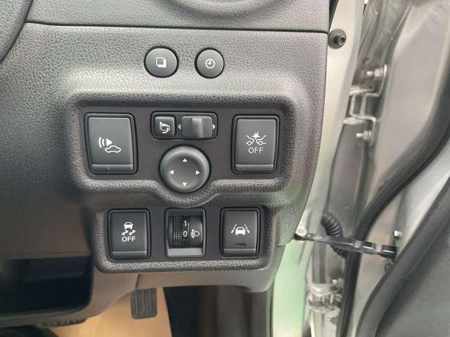 ノート ｅ－パワー　Ｘ　衝突軽減　ナビ　３６０°モニター　ドラレコ　ＥＴＣ　横滑り防止装置　障害物センサー　車線逸脱警報　フルセグＴＶ　ＤＶＤ再生　インテリキー　純正アルミ　スマートルームミラー　オートエアコン　オートライト（14枚目）