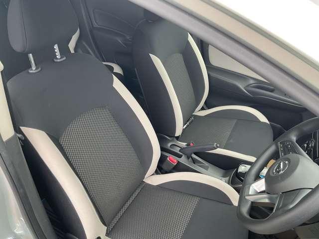 ノート ｅ－パワー　Ｘ　衝突軽減　ナビ　３６０°モニター　ドラレコ　ＥＴＣ　横滑り防止装置　障害物センサー　車線逸脱警報　フルセグＴＶ　ＤＶＤ再生　インテリキー　純正アルミ　スマートルームミラー　オートエアコン　オートライト（15枚目）