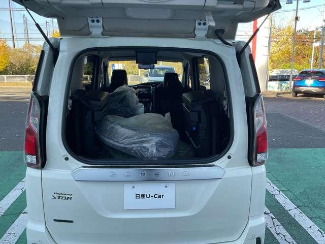 セレナ ハイウェイスター　ＶセレクションＩＩ　プロパイロット　ワイドナビＴＶ　後席モニター　エマージェンシーブレーキ　車線逸脱警報　ドラレコ　ＤＶＤ再生　インテリキー　両側電動スライド　障害物センサー　スマートミラー　ＬＥＤライト　ワンオーナー（21枚目）