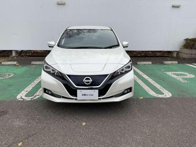 衝突被害軽減ブレーキ】よそ見運転の追突事故が増えています！もしぶつかりそうになったら自動でブレーキをかけてくれるので、事故のリスクを減らすことができます。