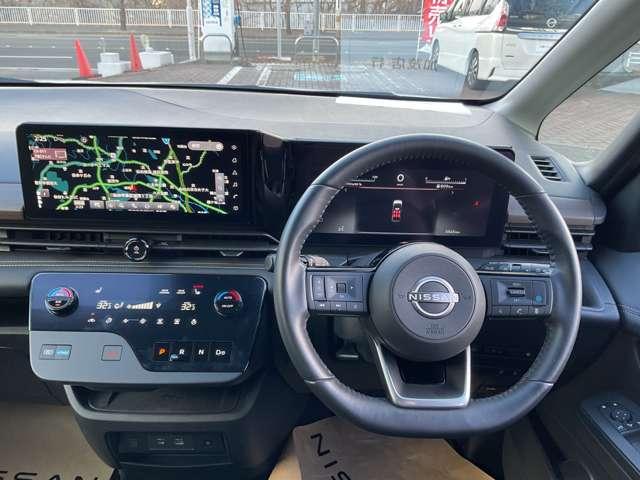 セレナ ｅ－パワー　ハイウェイスターＶ　９０周年記念車　当社試乗車ＵＰ　プロパイロット　メーカーナビ　後席モニター　エマージェンシーブレーキ　アラウンドビューモニター　ＥＴＣ　ドラレコ　両側電動スライドドア　シートヒーター　スマートミラー　障害物センサー（4枚目）