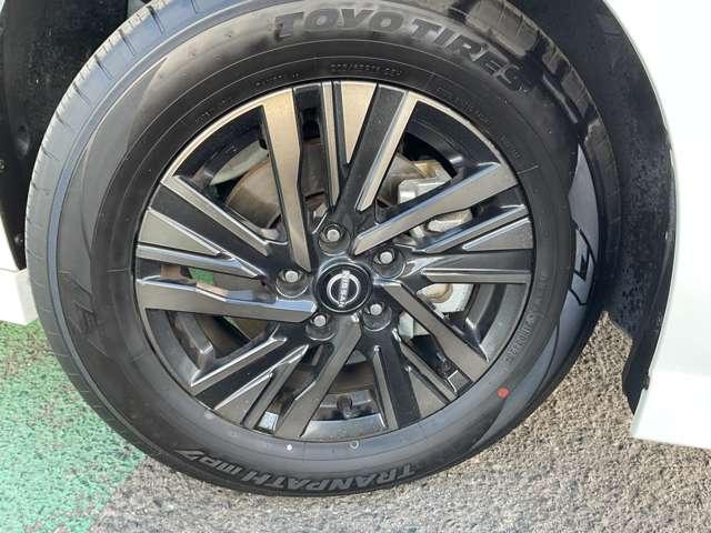 セレナ ｅ－パワー　ハイウェイスターＶ　９０周年記念車　当社試乗車ＵＰ　プロパイロット　メーカーナビ　後席モニター　エマージェンシーブレーキ　アラウンドビューモニター　ＥＴＣ　ドラレコ　両側電動スライドドア　シートヒーター　スマートミラー　障害物センサー（20枚目）