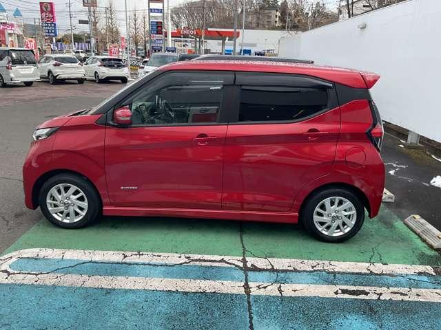 デイズ ６６０　ハイウェイスターＸ　プロパイロット　エディション　衝突軽減　純正ワイドナビＴＶ　３６０°モニター　ＥＴＣ　アイドリングストップ　障害物センサー　車線逸脱警報　純正ドラレコ　フルセグＴＶ　ＤＶＤ再生　インテリキー　ＬＥＤライト　純正アルミ　ワンオーナー（26枚目）