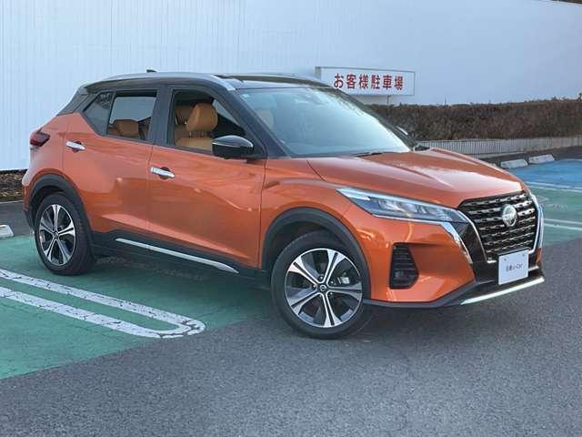 キックス １．２　Ｘ　ＦＯＵＲ　ツートーン　インテリアエディション　試乗車ＵＰ　プロパイロット　ワイドナビＴＶ　ＥＴＣ　エマージェンシーブレーキ　アラウンドビューモニター　障害物センサー　スマートミラー　シートヒーター　ドラレコ　ＬＥＤライト　アルミ　車線逸脱警報（3枚目）