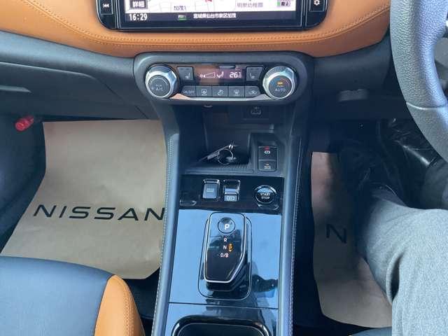 キックス １．２　Ｘ　ＦＯＵＲ　ツートーン　インテリアエディション　試乗車ＵＰ　プロパイロット　ワイドナビＴＶ　ＥＴＣ　エマージェンシーブレーキ　アラウンドビューモニター　障害物センサー　スマートミラー　シートヒーター　ドラレコ　ＬＥＤライト　アルミ　車線逸脱警報（13枚目）