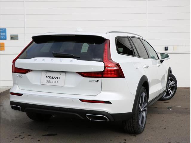 ボルボ V60 クロスカントリー B5 AWD プロ 認定中古車 LED