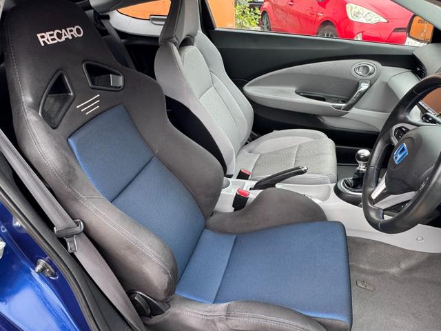 ＣＲ－Ｚ α　マニュアル６速　スマートキー　ナビ　ＴＶ　バックカメラ　ＥＴＣ　レカロシート　フォグランプ（22枚目）