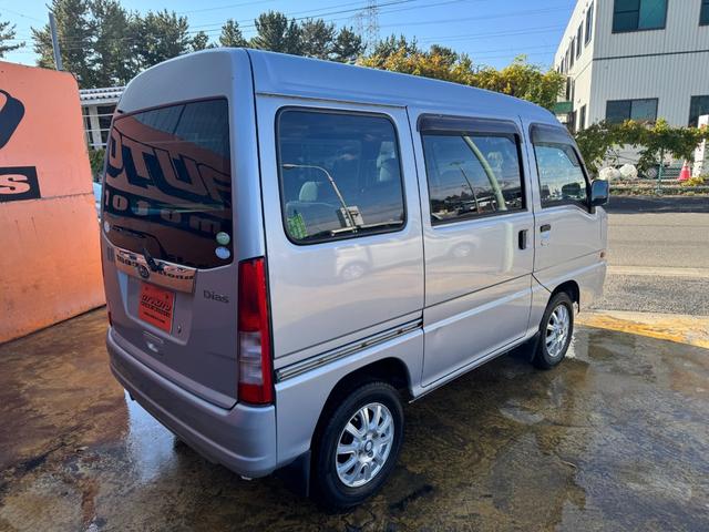 サンバーディアス ディアス　マニュアル５速　４ＷＤ（7枚目）